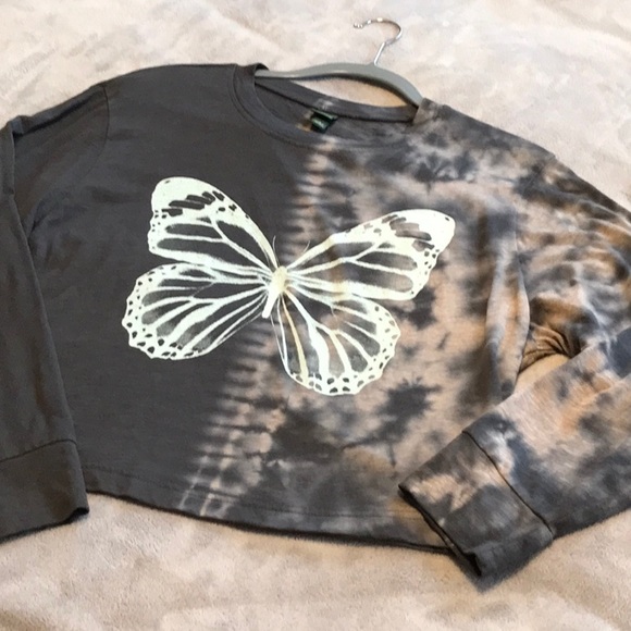 Wild Fable Long Sleeve Boxy Crop Butterfly T-Shirt - Picture 2 of 9